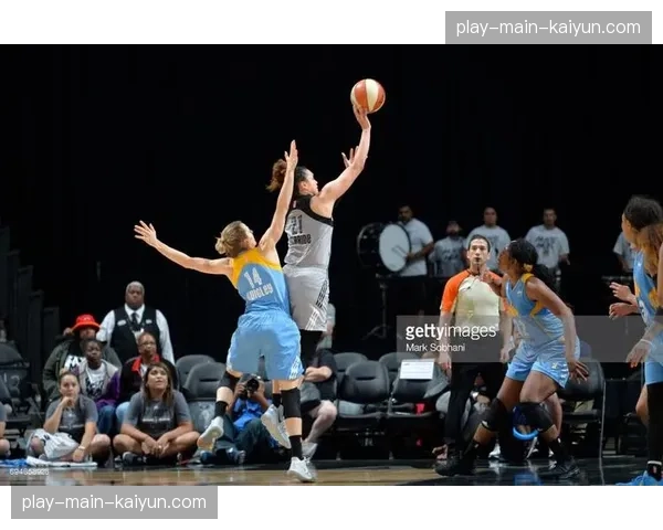 评论：东部中游混战，芝加哥天空与亚特兰大梦想谁将率先突围？